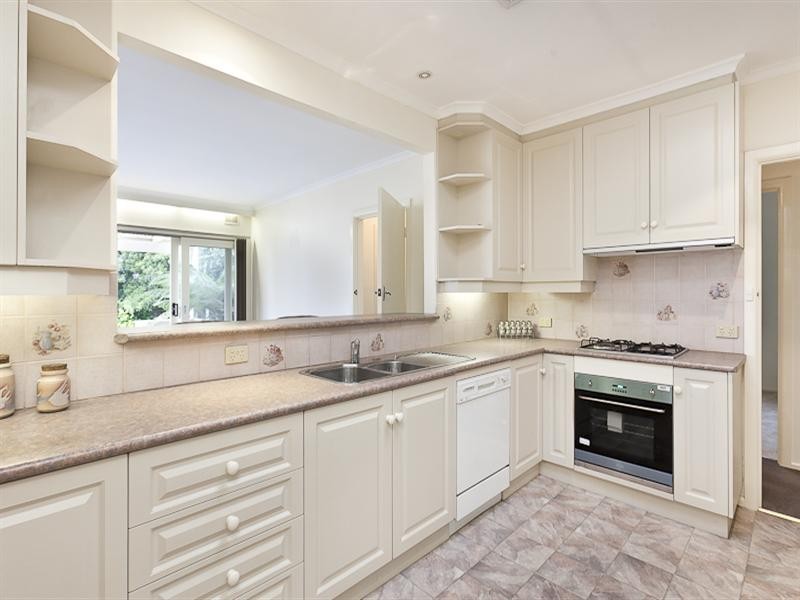 31 Le Gallienne Crescent, Mulgrave VIC 3170