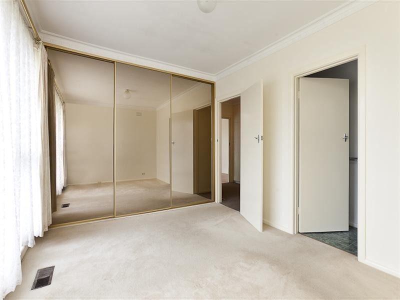 31 Le Gallienne Crescent, Mulgrave VIC 3170