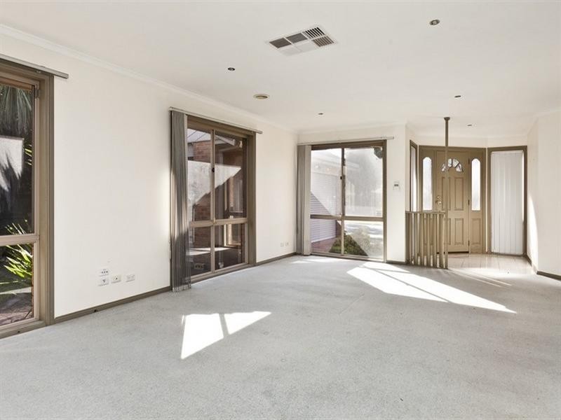 2 Shearer Drive, Rowville VIC 3178