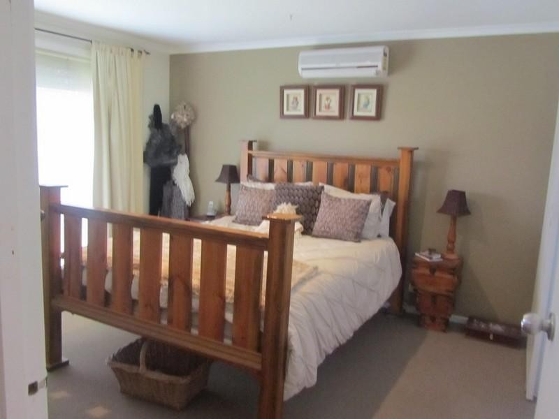 319 Dandelion Drive, Rowville VIC 3178