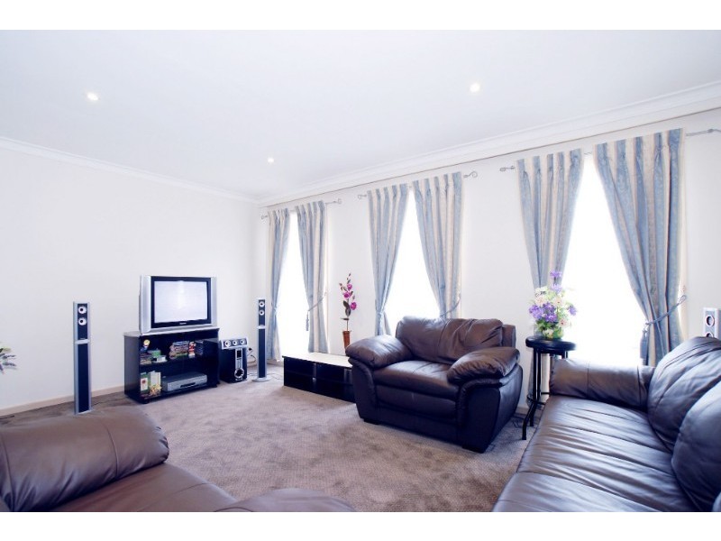 2/718 Ferntree Gully Road, Wheelers Hill VIC 3150