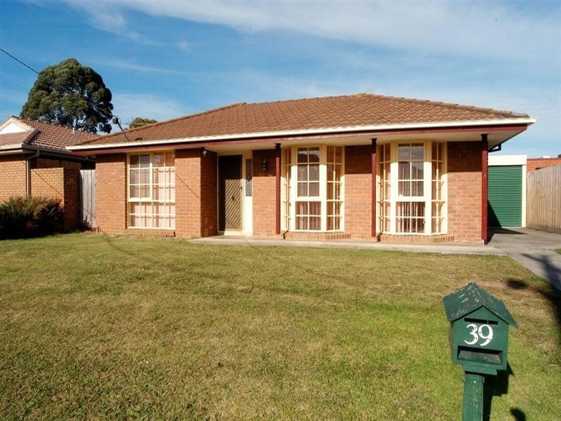 39 Lakeview Avenue, Rowville VIC 3178