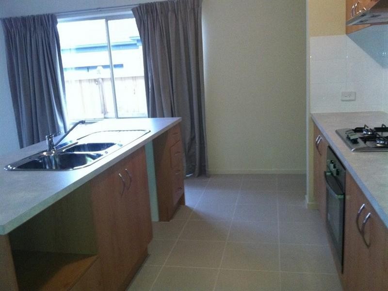 7 McGarvie Drive, Cranbourne North VIC 3977