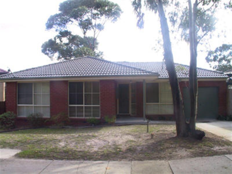 2/4 Deschamp Crescent, Rowville VIC 3178