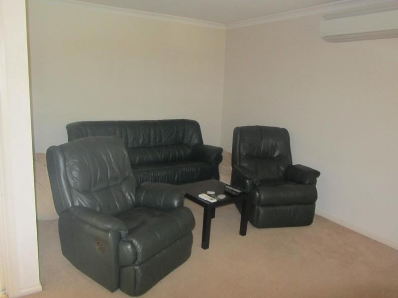 2/4 Deschamp Crescent, Rowville VIC 3178