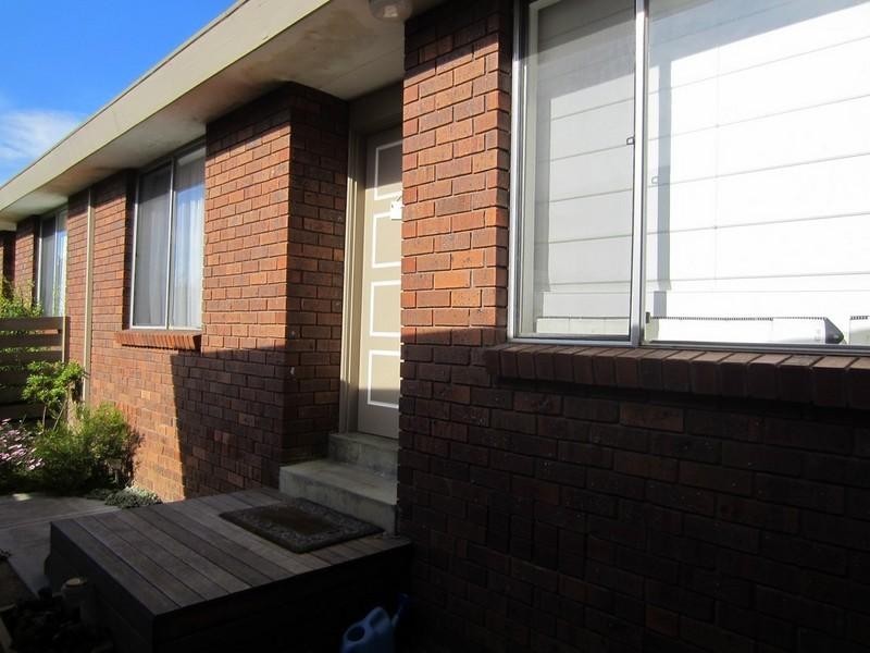 4/10 Alvina Street, Ferntree Gully VIC 3156