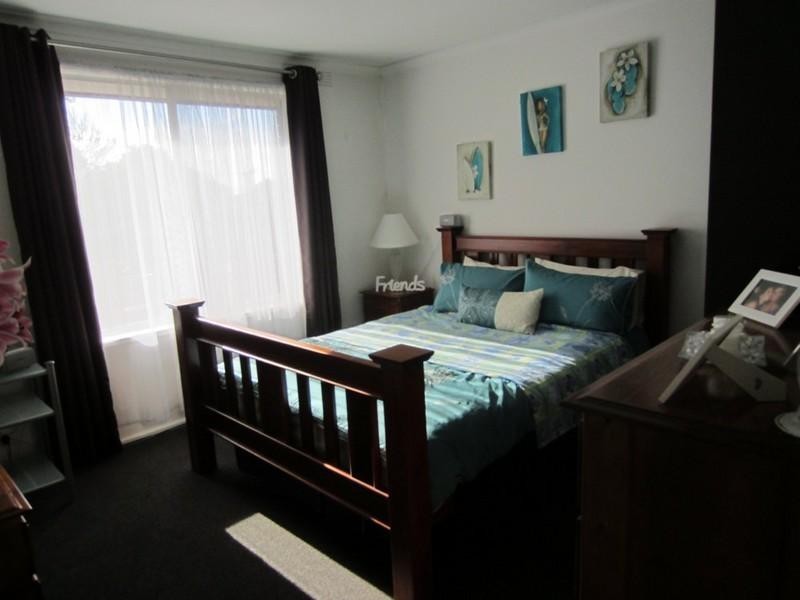 4/10 Alvina Street, Ferntree Gully VIC 3156