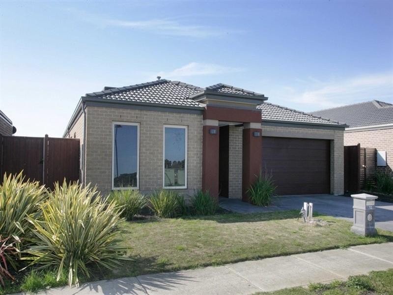 12 Bluemist Circuit, Lyndhurst VIC 3975