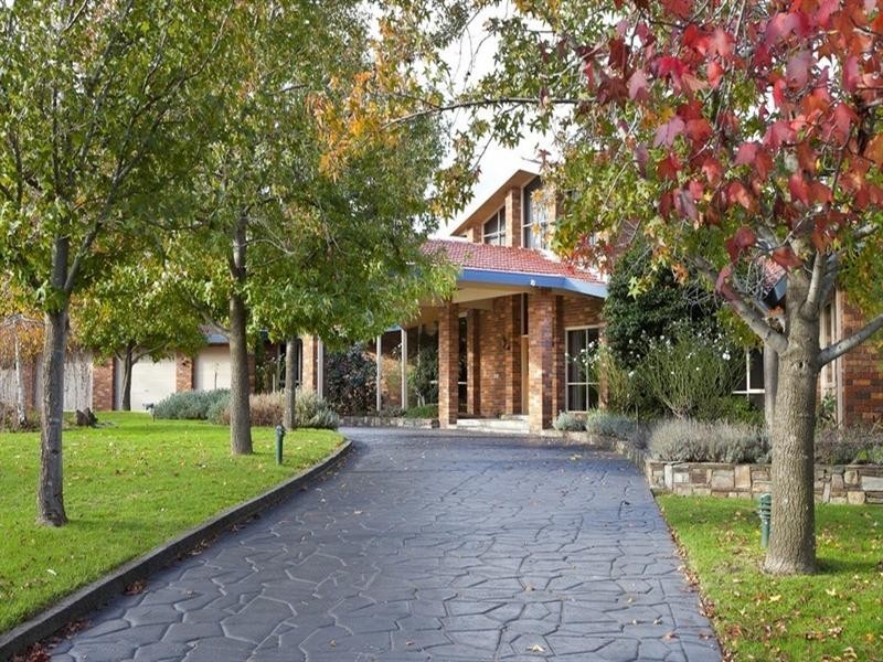 332 Hallam North Road, Lysterfield South VIC 3156