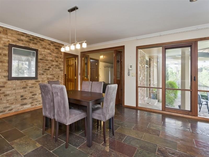 332 Hallam North Road, Lysterfield South VIC 3156