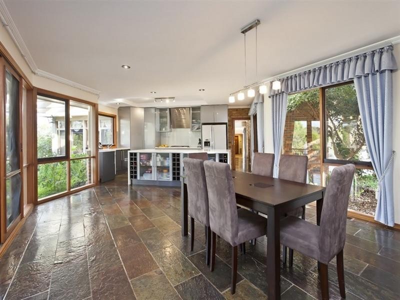 332 Hallam North Road, Lysterfield South VIC 3156