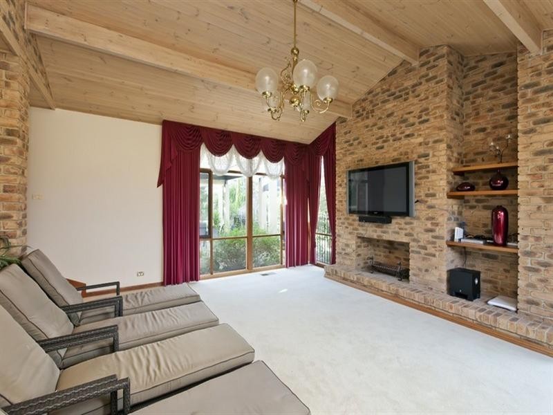 332 Hallam North Road, Lysterfield South VIC 3156