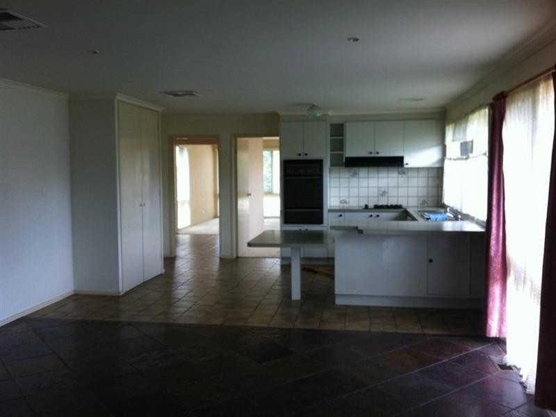 85 Dandelion Drive, Rowville VIC 3178