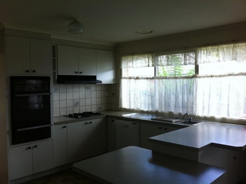 85 Dandelion Drive, Rowville VIC 3178