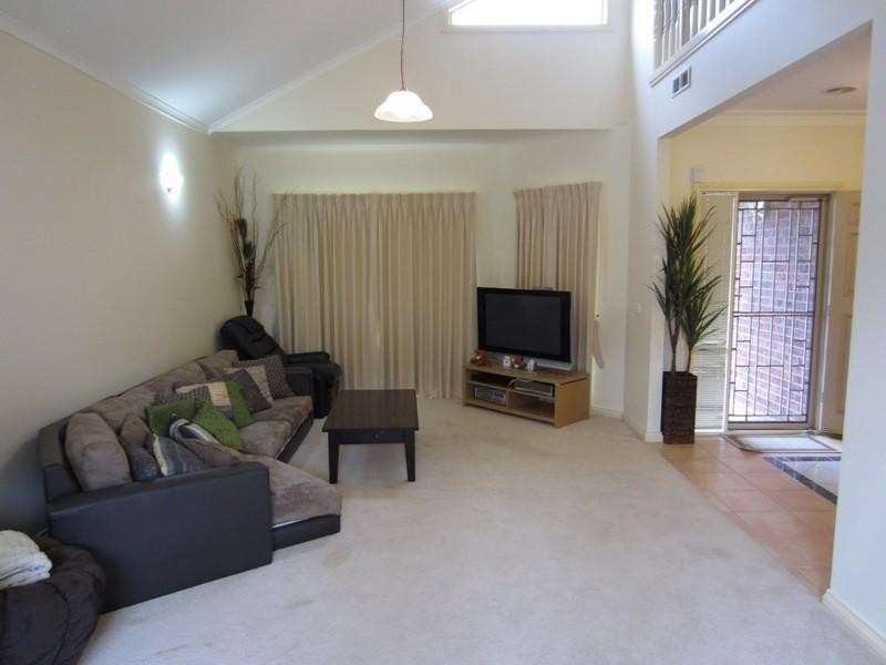1 Orchard Way S, Rowville VIC 3178