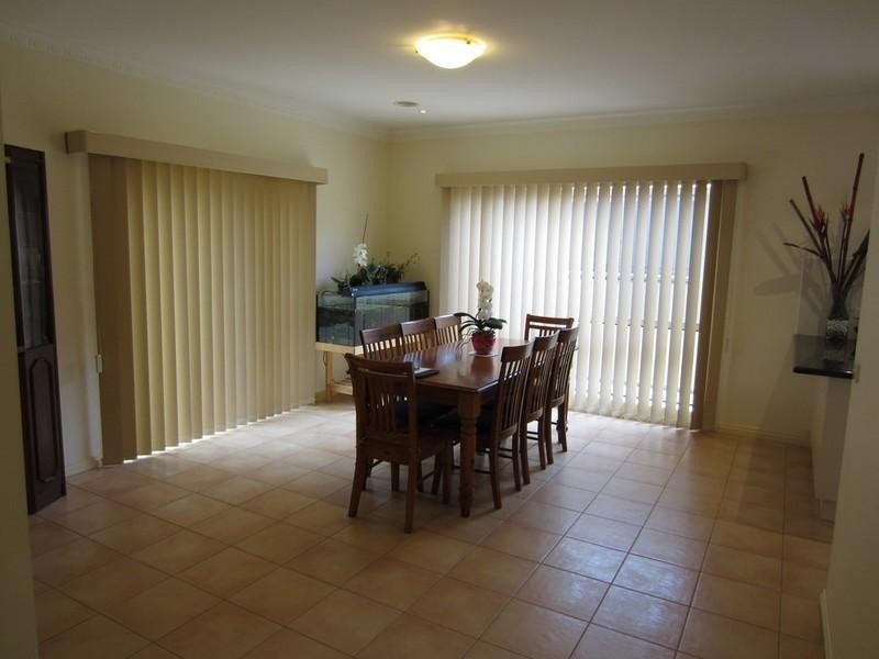 1 Orchard Way S, Rowville VIC 3178