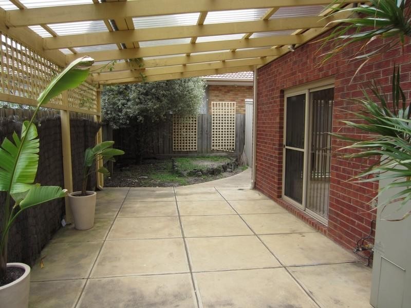 1 Orchard Way S, Rowville VIC 3178