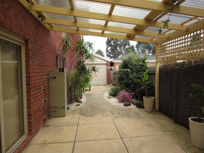 1 Orchard Way S, Rowville VIC 3178