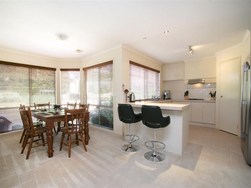 33 Kilcatten Rise, Rowville VIC 3178