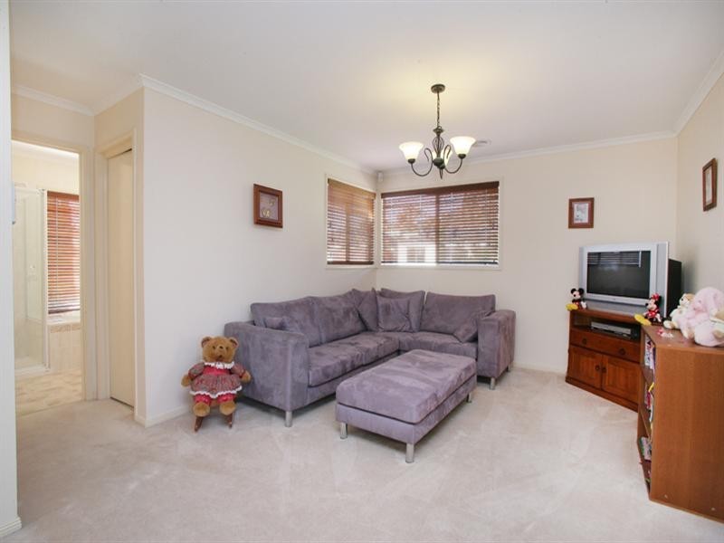 33 Kilcatten Rise, Rowville VIC 3178