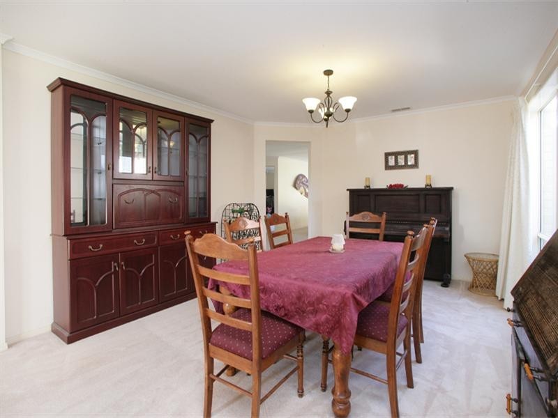 33 Kilcatten Rise, Rowville VIC 3178