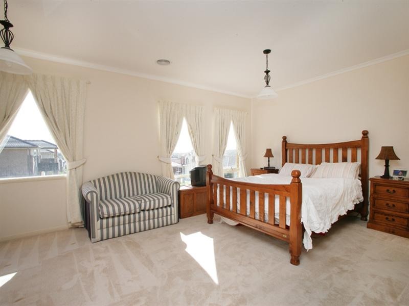 33 Kilcatten Rise, Rowville VIC 3178