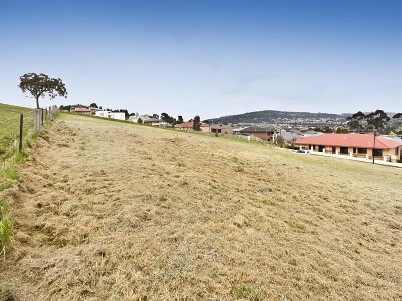 49 Viewgrand Rise, Lysterfield VIC 3156