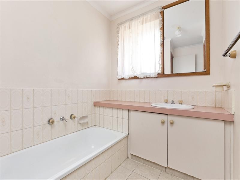 6 Erskine Drive, Rowville VIC 3178