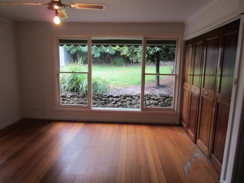 16 Bareena Avenue, Rowville VIC 3178