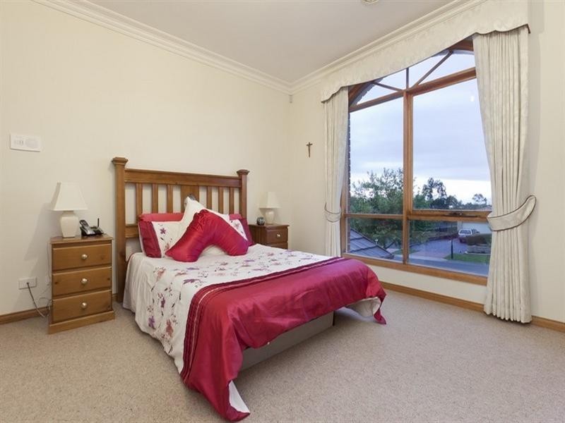 40 Grange Drive, Lysterfield VIC 3156