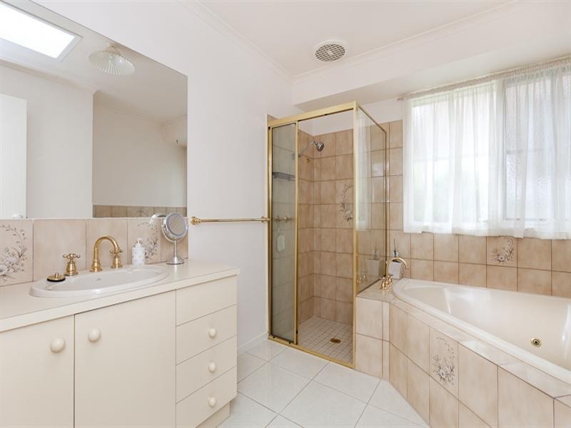 53 Turramurra Drive, Rowville VIC 3178