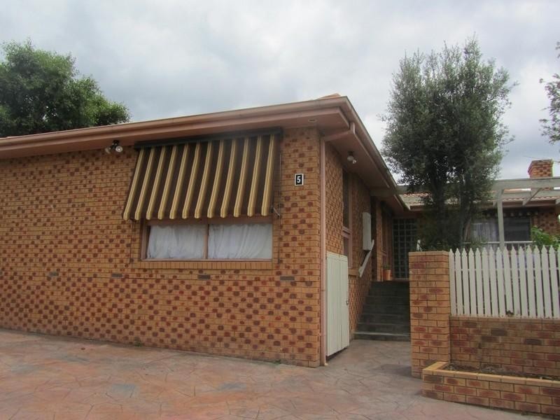 5 Avenel Place, Endeavour Hills VIC 3802