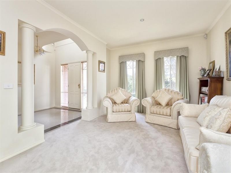 28 Woodside Drive, Rowville VIC 3178