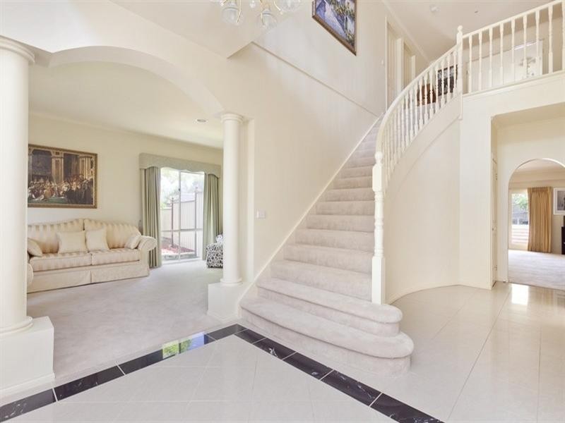 28 Woodside Drive, Rowville VIC 3178