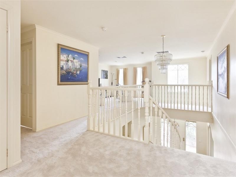 28 Woodside Drive, Rowville VIC 3178