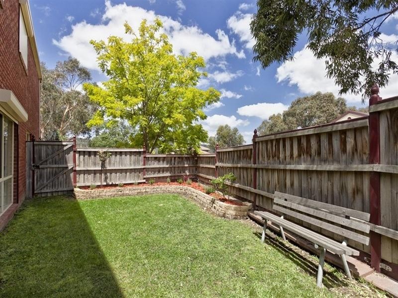 28 Woodside Drive, Rowville VIC 3178