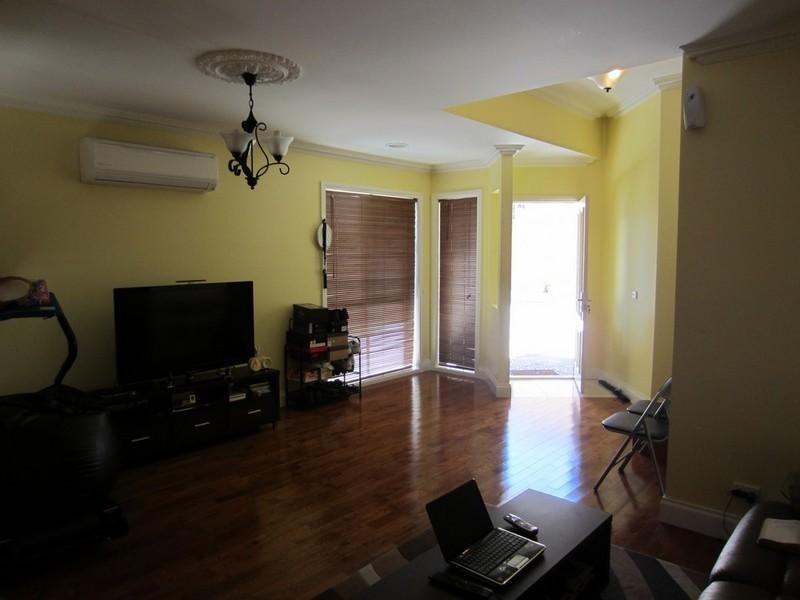 2/21 Chalcot Drive, Endeavour Hills VIC 3802