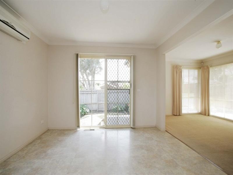 1/11 Lakeview Avenue, Rowville VIC 3178