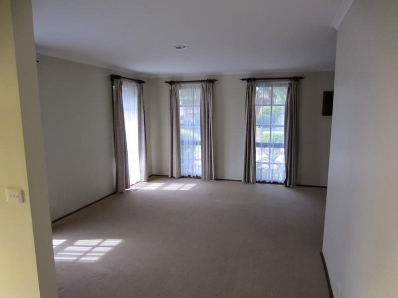 15 Eildon Parade, Rowville VIC 3178