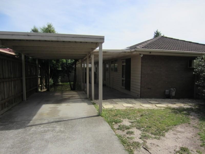 15 Eildon Parade, Rowville VIC 3178