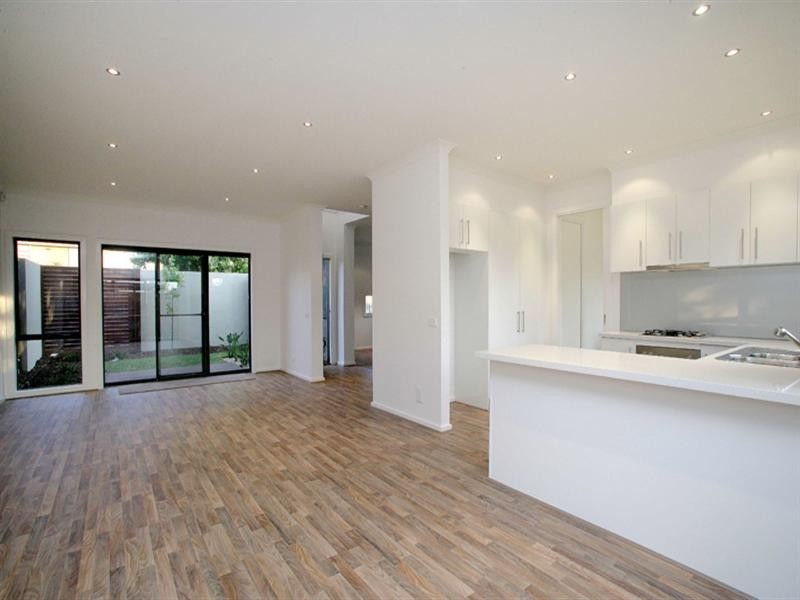 2/1584 Dandenong Road, Huntingdale VIC 3166