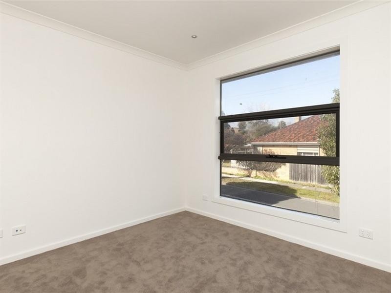 2/1584 Dandenong Road, Huntingdale VIC 3166