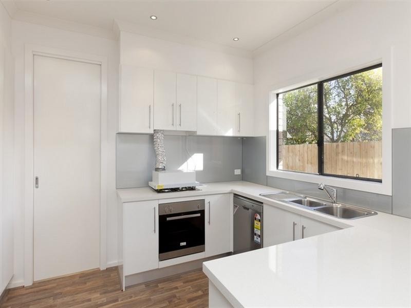 2/1584 Dandenong Road, Huntingdale VIC 3166