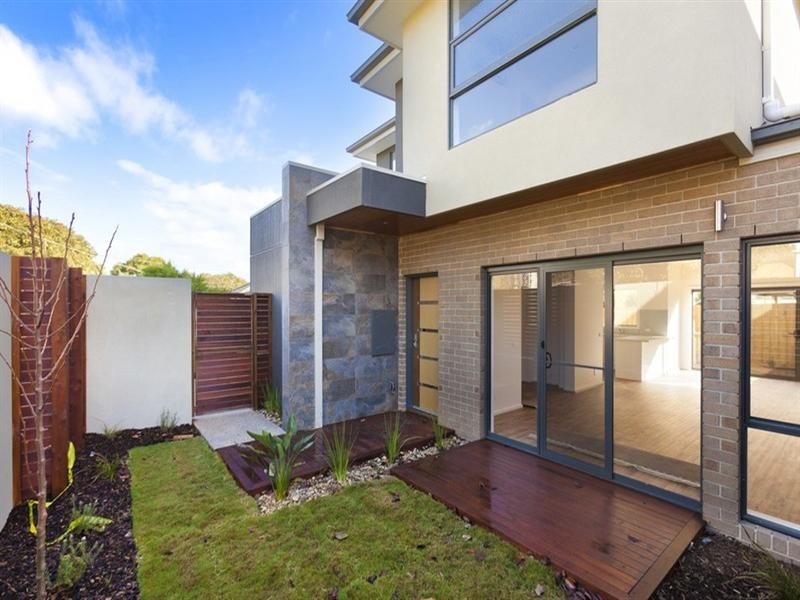 2/1584 Dandenong Road, Huntingdale VIC 3166