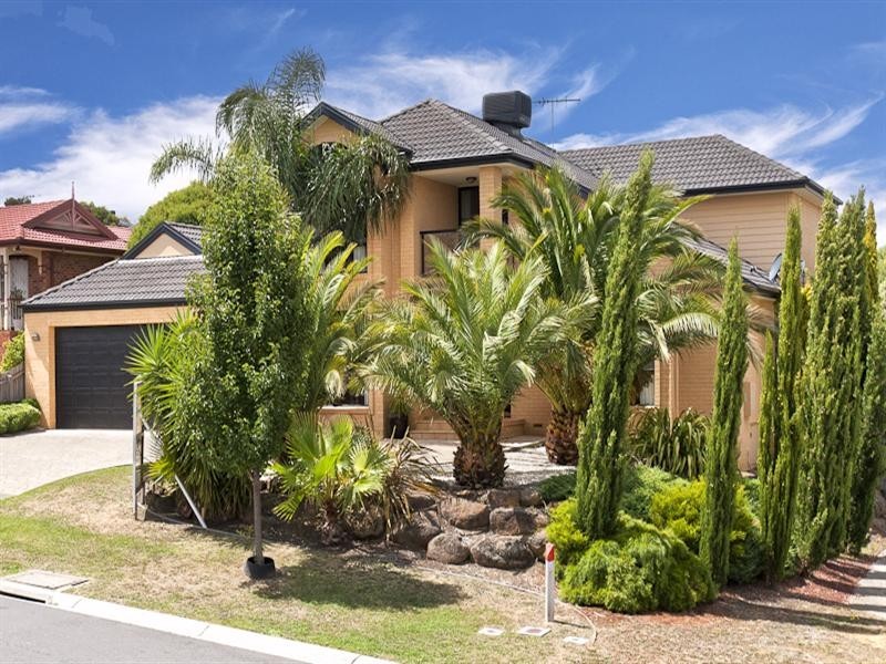 8 Glenview Place, Lysterfield VIC 3156