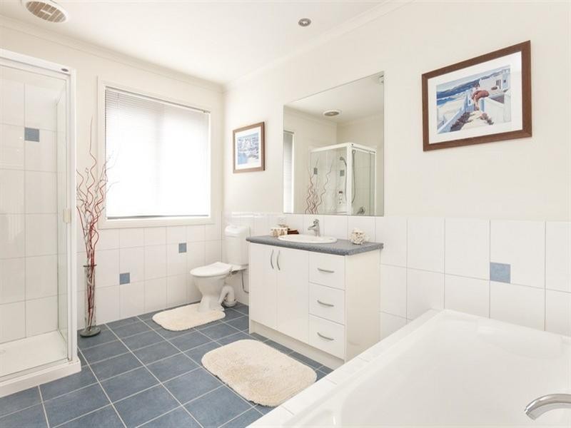 8 Glenview Place, Lysterfield VIC 3156