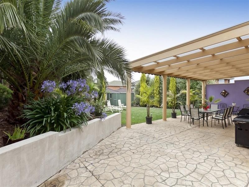 8 Glenview Place, Lysterfield VIC 3156