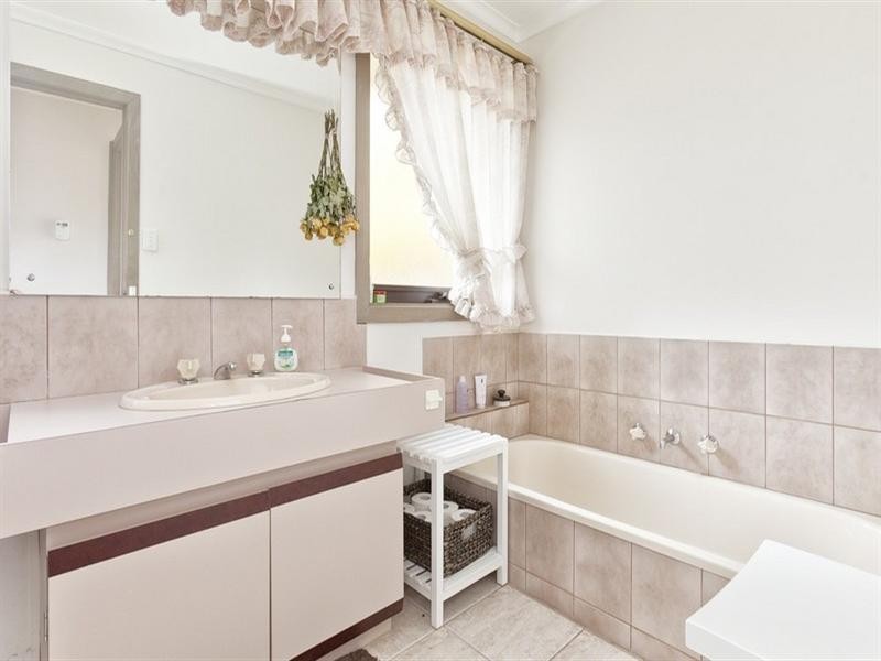 24 Superior Avenue, Rowville VIC 3178