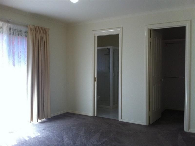 11 Muirfield Court, Rowville VIC 3178