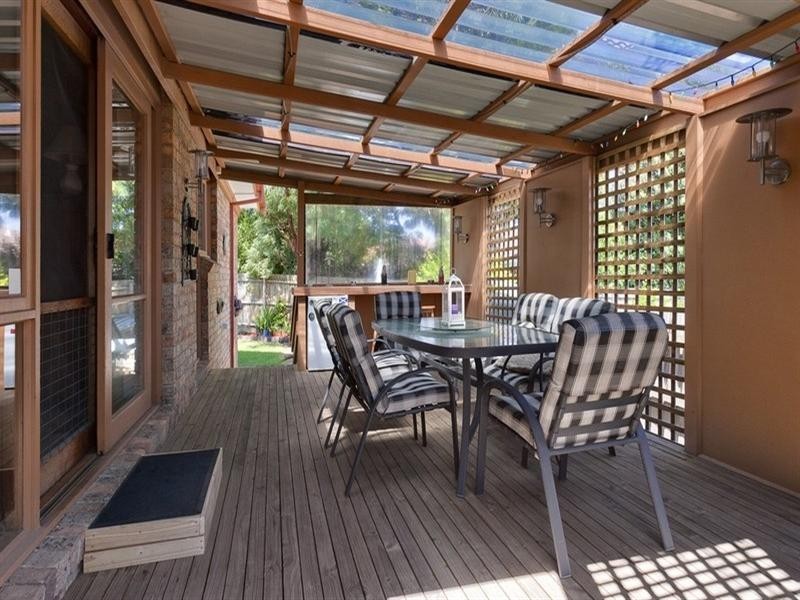 42 Corhanwarrabul Close, Rowville VIC 3178